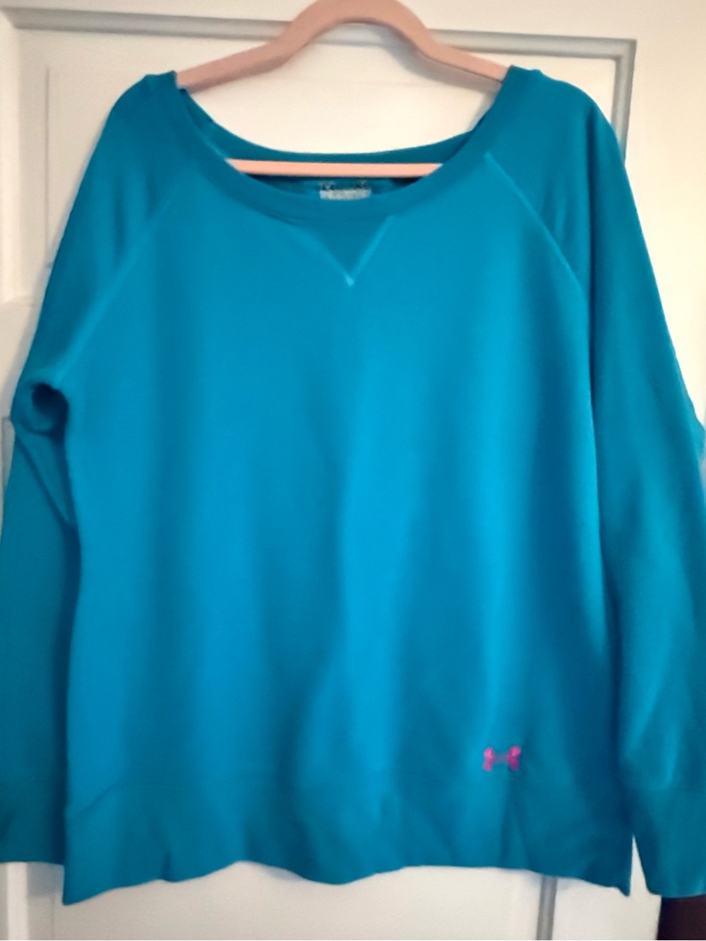 Under Armour Women’s Teal Pullover Crewneck Sweatshirt
